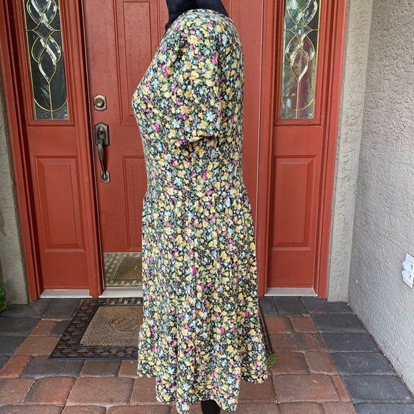 Retro Floral Cottage Dress - Picture 7 of 7